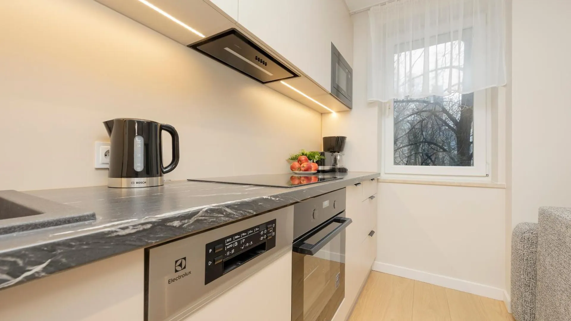 Comfortable Apartment Warsaw Wola & Balcony By Noclegi Renters