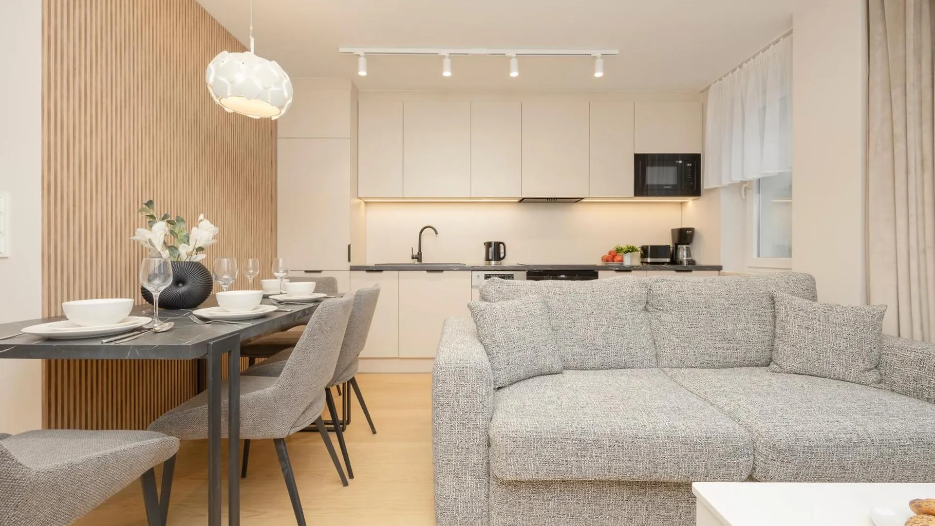 Comfortable Apartment Warsaw Wola & Balcony By Noclegi Renters Poland